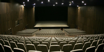 Exposiciónes, teatro, Música